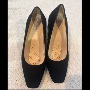 Alex Marie Daphne Suede Block Heel Pumps - Black - New SIZE 7.5
